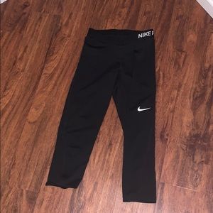 Cropped Nike pro leggings